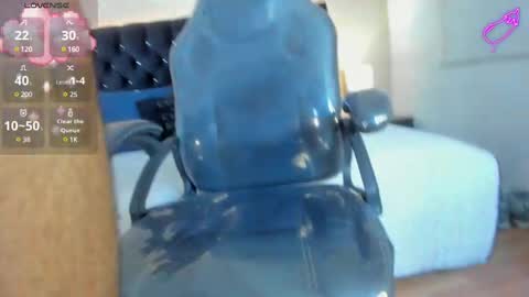 Snapshot of dark_hairy_ chatting on March 7, 2:12 pm Andrew online show from March 7, 2:12 pm