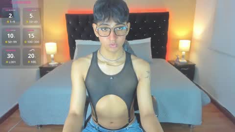 Snapshot of dark_hairy_ chatting on January 23, 2:55 am Andrew online show from January 23, 2:55 am