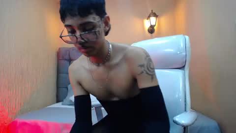 Snapshot of dark_hairy_ chatting on December 6, 2:49 pm Andrew online show from December 6, 2:49 pm