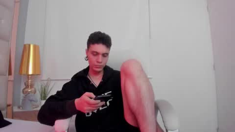 dark_sun333 online show from November 9, 1:42 am