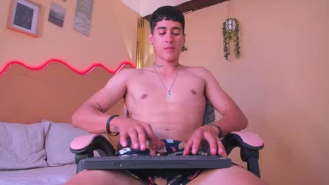 dark_valentino online show from April 19, 3:06 am