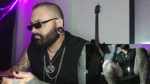 darkclothes online show from December 27, 8:56 am