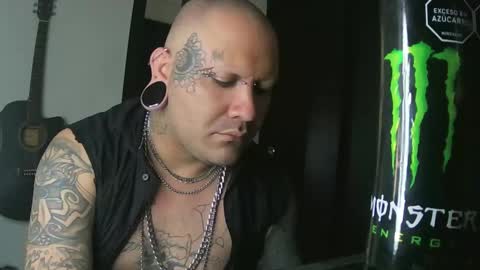 darkclothes online show from January 20, 6:32 pm