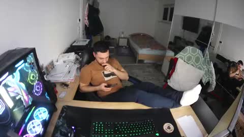 Snapshot of darkschneider_ chatting on February 20, 11:10 pm darkschneider_ online show from February 20, 11:10 pm