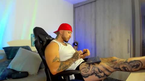 DAVE MAX online show from November 8, 4:04 am