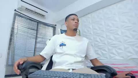 Snapshot of dave_skinnycum420 chatting on September 16, 12:50 pm dave online show from September 16, 12:50 pm