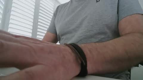 davesu12345 online show from February 7, 12:23 pm