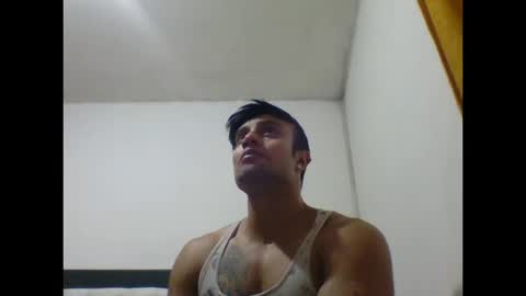 Snapshot of davidcr89 chatting on October 18, 7:35 am davidcr89 online show from October 18, 7:35 am