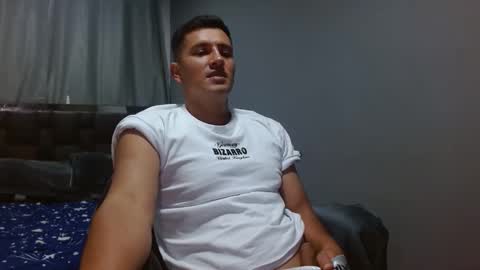 davidhot111 online show from May 14, 2:42 am