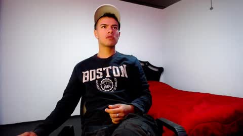 Snapshot of davidkaloc chatting on January 12, 3:28 am David online show from January 12, 3:28 am