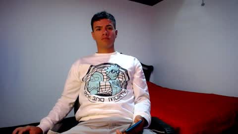 Snapshot of davidkaloc chatting on January 1, 6:47 am David online show from January 1, 6:47 am