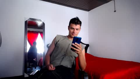 Snapshot of davidkaloc chatting on January 22, 6:52 pm David online show from January 22, 6:52 pm