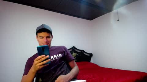Snapshot of davidkaloc chatting on January 13, 6:27 am David online show from January 13, 6:27 am