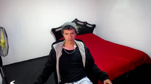 Snapshot of davidkaloc chatting on January 4, 8:06 am David online show from January 4, 8:06 am