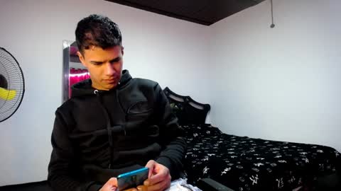 Snapshot of davidkaloc chatting on January 27, 5:03 am David online show from January 27, 5:03 am