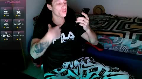 davidsalazar33 online show from April 22, 10:36 pm