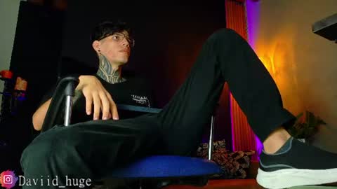 daviid_huge online show from June 18, 1:38 pm