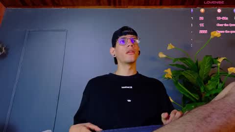 daviid_huge online show from November 7, 1:25 pm