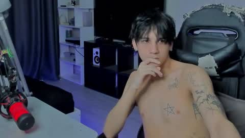 Snapshot of davisross chatting on September 25, 6:23 am davis online show from September 25, 6:23 am