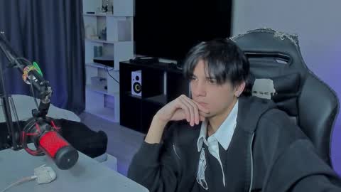 Snapshot of davisross chatting on October 6, 12:37 am davis online show from October 6, 12:37 am