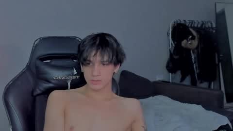 Snapshot of davisross chatting on January 15, 8:26 pm davis online show from January 15, 8:26 pm