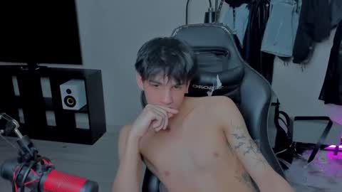 Snapshot of davisross chatting on March 9, 10:08 pm davis online show from March 9, 10:08 pm