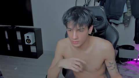 Snapshot of davisross chatting on March 11, 7:37 am davis online show from March 11, 7:37 am