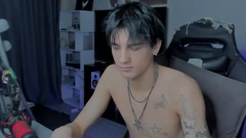 Snapshot of davisross chatting on October 12, 8:36 pm davis online show from October 12, 8:36 pm