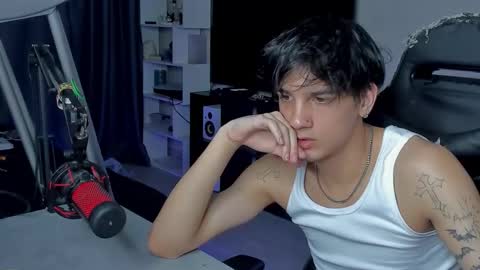 Snapshot of davisross chatting on September 13, 2:45 am davis online show from September 13, 2:45 am