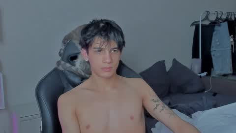 Snapshot of davisross chatting on December 6, 8:51 pm davis online show from December 6, 8:51 pm