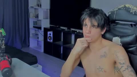 Snapshot of davisross chatting on October 9, 11:53 pm davis online show from October 9, 11:53 pm