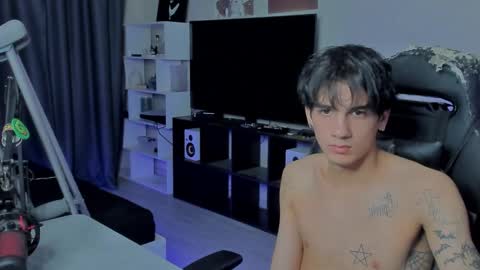 Snapshot of davisross chatting on September 21, 5:02 pm davis online show from September 21, 5:02 pm