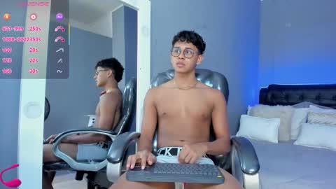 dawn_16 online show from November 3, 9:27 pm