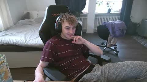 Dean online show from December 3, 1:50 pm