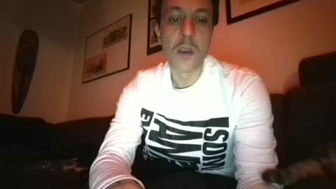 Snapshot of degrandis chatting on February 16, 5:15 am Luka Magic online show from February 16, 5:15 am