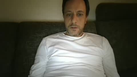 Snapshot of degrandis chatting on February 28, 4:20 pm Luka Magic online show from February 28, 4:20 pm