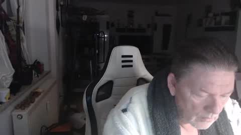 deinprinz2312 online show from November 23, 3:50 am