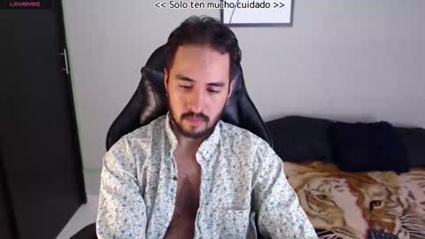 Snapshot of demon_salvatoree chatting on October 1, 2:04 am Demon Salvatore online show from October 1, 2:04 am