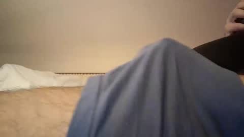 Snapshot of den2807 chatting on December 3, 1:10 pm den2807 online show from December 3, 1:10 pm