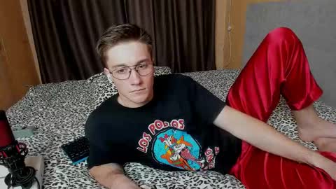 Snapshot of deni_boy99 chatting on October 25, 6:20 pm Deni online show from October 25, 6:20 pm