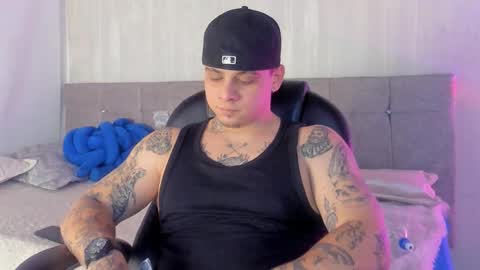 Snapshot of dennis_munera chatting on March 11, 11:44 am dennis munera online show from March 11, 11:44 am