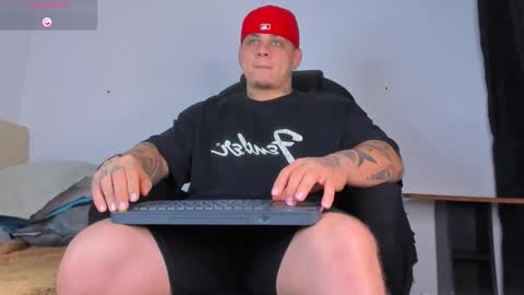 Snapshot of dennis_munera chatting on October 7, 10:52 am dennis munera online show from October 7, 10:52 am