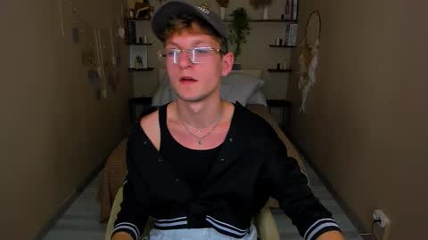 Dennis online show from November 29, 8:44 pm