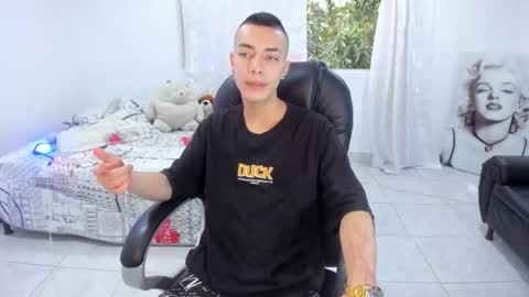 Snapshot of dereck_boy8 chatting on October 13, 8:59 pm Dereck Boy online show from October 13, 8:59 pm