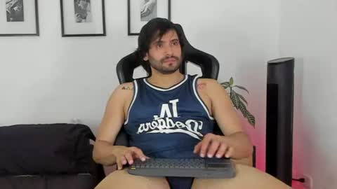 Dereck Vega online show from July 23, 12:58 am