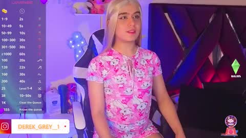 Snapshot of derek_greyy_ chatting on October 15, 6:59 pm derek grey online show from October 15, 6:59 pm
