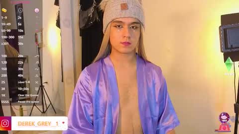 Snapshot of derek_greyy_ chatting on September 10, 9:02 pm derek grey online show from September 10, 9:02 pm