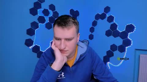 derek_hawk_ online show from December 18, 10:00 am