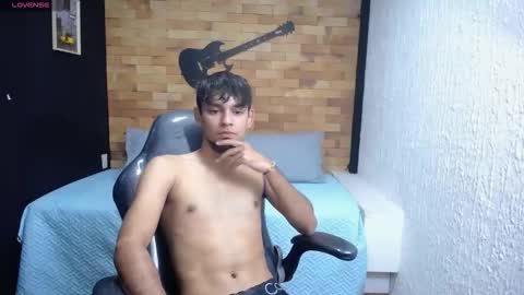 derek_santos online show from November 13, 2:49 am