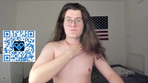 Derek online show from October 27, 8:11 pm